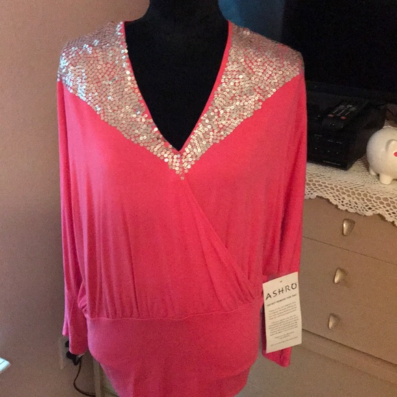 🌷🌷Ladies Elegant Top sz Large 🌷🌷 - Picture 1 of 8